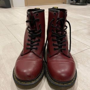 Dr.Marten’s 1460 Smooth Leather - RED- Women’s size 9
